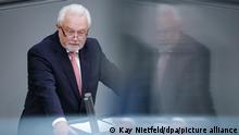 07.04.2022 Wolfgang Kubicki, stellvertretender FDP-Parteivorsitzender und Bundestagsvizepräsident, spricht bei der Sitzung des Bundestags. Der Bundestag stimmt über eine Impfpflicht gegen das Coronavirus ab.