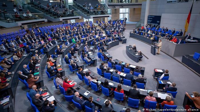 Пленарната сала на германскиот парламент- Бундестагот