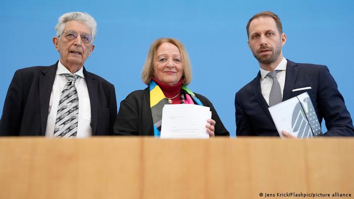 Μπάουμ, Σναρενμπέργκερ, Γαζέας, προσφυγή, Πούτιν