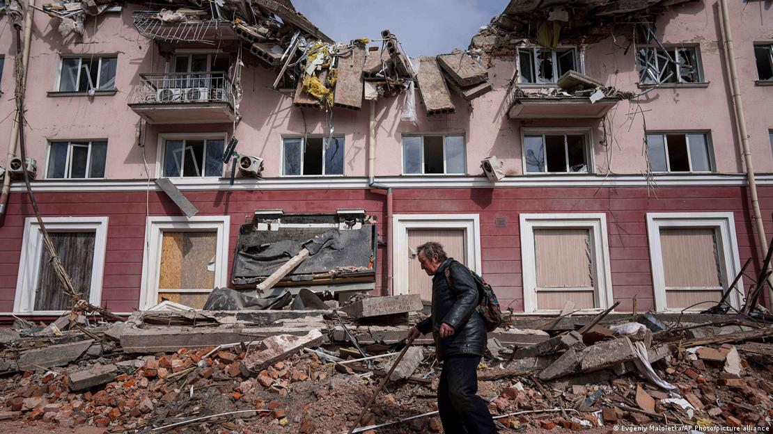 Разрушенията в Чернигов през април 2022 година.