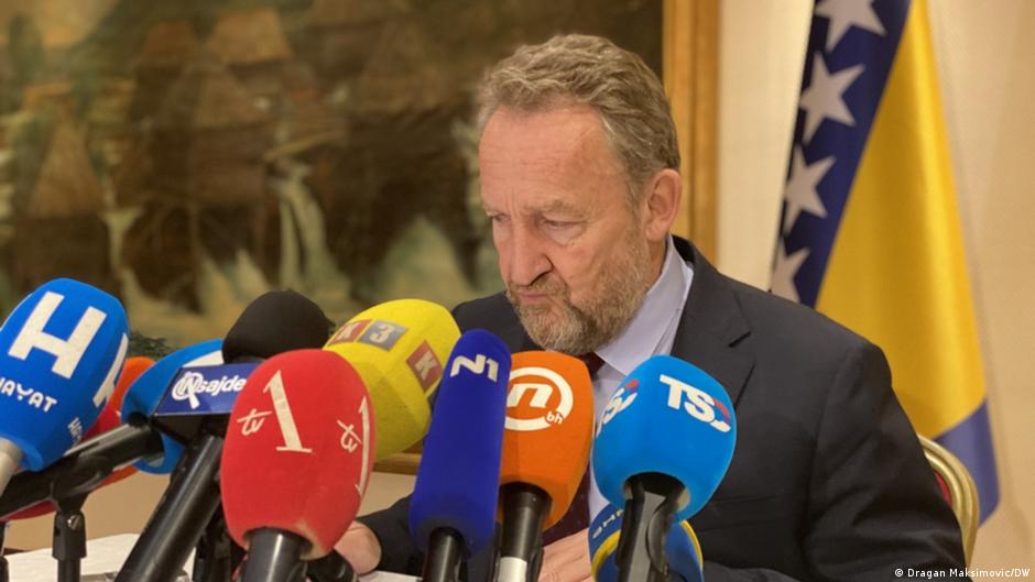 Bakir Izetbegović (SDA) naglašava da Šmitova ostavka ne sme imati nikakve posledice po ulogu i funkcionisanje OHR-a