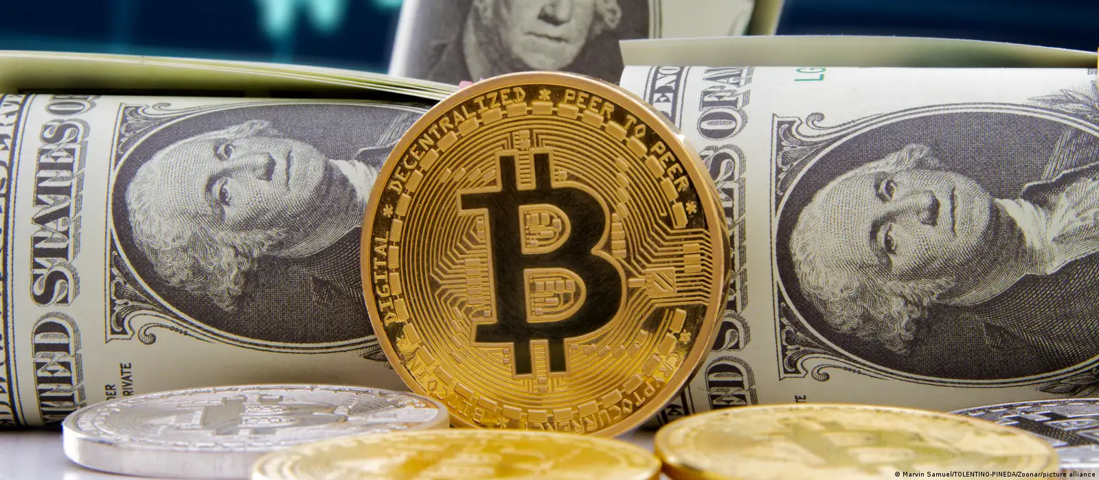 Bitcóin cae bajo los USD 30.000 por primera vez en 10 meses