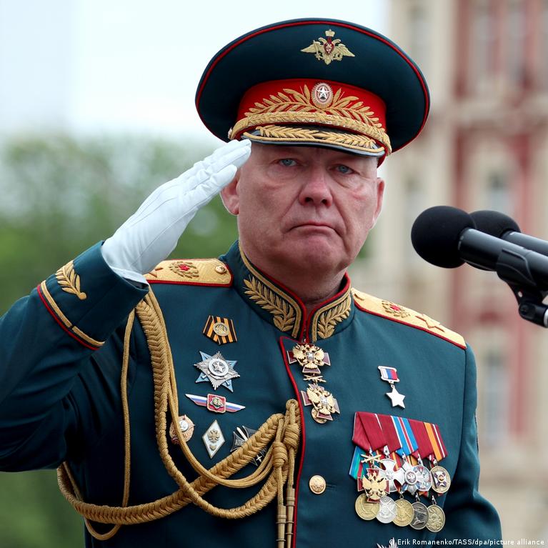 Merchandiser thermometer suffering Is new Russian commander really 'bloody'? – DW – 04/12/2022