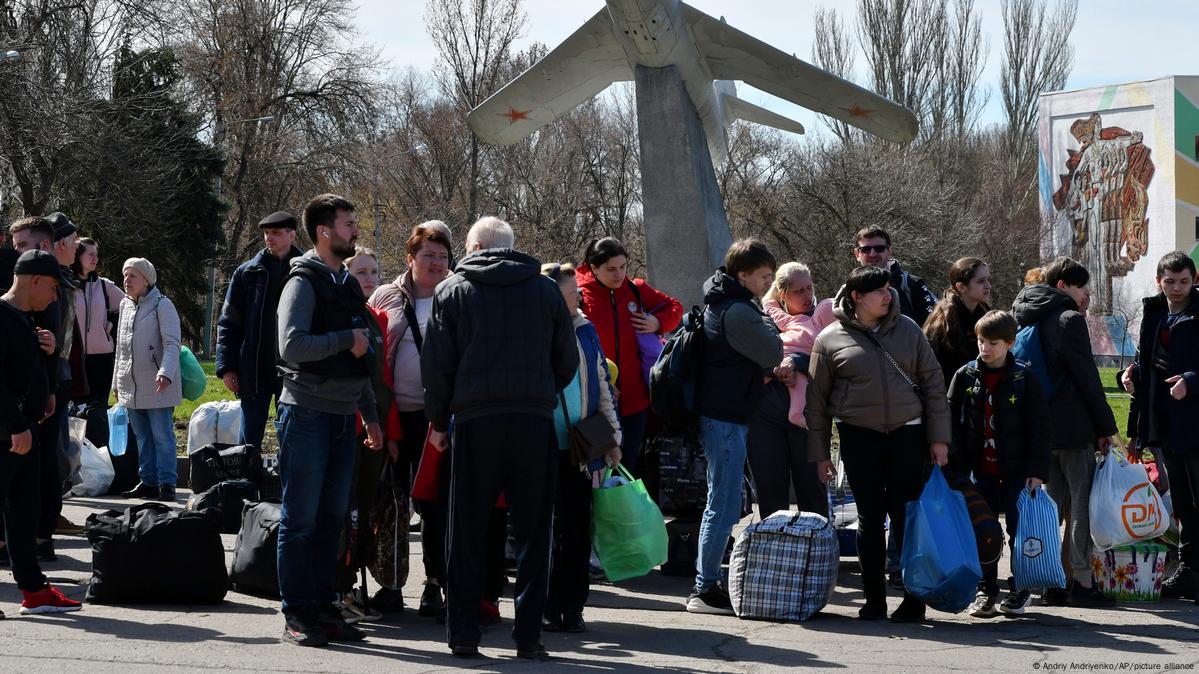 В среду коридоров для эвакуации населения в Украине не будет – DW –  13.04.2022