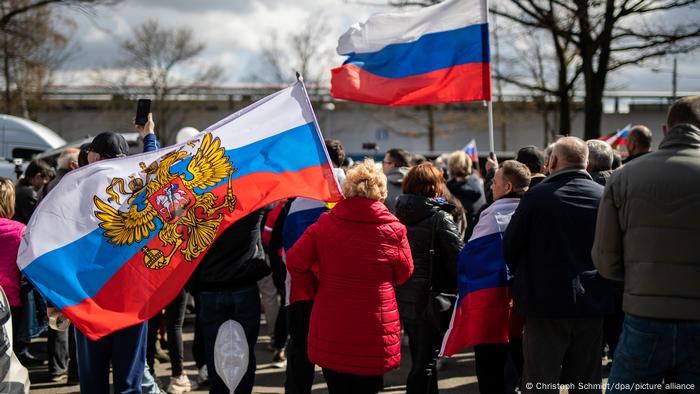 Deutschland Stuttgart | Autokorso Gegen die Diskriminierung russischsprachiger Menschen