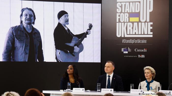 Polen Warschau | Aktion Stand up for Ukraine mit Ursula von der Leyen
