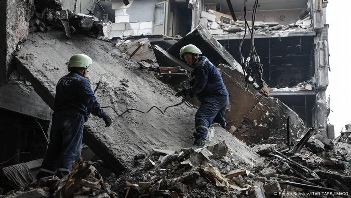 Destrucción por ataques rusos en Mariúpol, Ucrania. (8.04.2022).