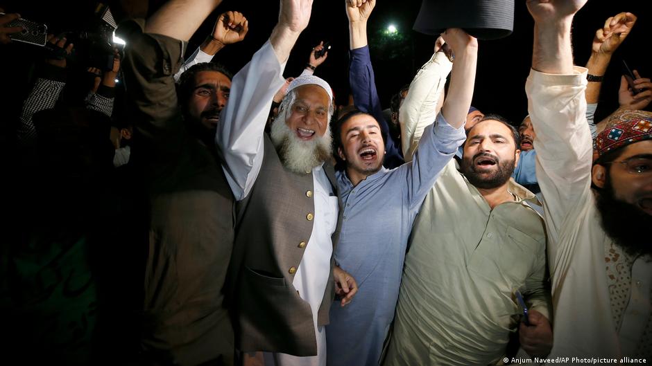 Pakistans Premierminister Khan durch Misstrauensvotum abgesetzt