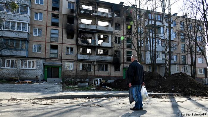 Uništene zgrade u Harkovu: u tum napadima je, navodi Amnesti, korišćena i kasetna municija