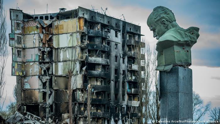 Edificio destruido por bombardeos rusos en Borodianka, Ucrania.