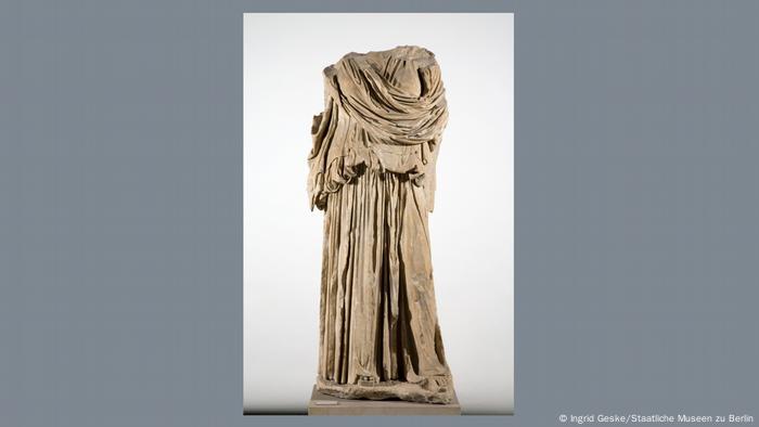 Statua dell'Hera dalla divisione reperti 1912 Statua dell'Hera dalla divisione reperti 1912