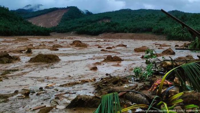 Erdrutsche nach dem Sturm in der Provinz Leyte