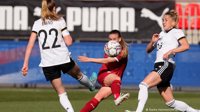 Germany's women take on Serbia in World Cup qualifying