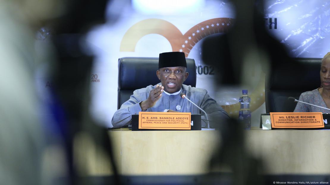 Bankole Adeoye, lors d'une déclaration faite durant le sommet annuel des chefs d'Etats de l'UA à Addis Abeba, a également appelé au "respect de la souveraineté, de l'unité politique et de l'intégrité territoriale de la RDC Bankole Adeoye, lors d'une déclaration faite durant le sommet annuel des chefs d'Etats de l'UA à Addis Abeba, a également appelé au "respect de la souveraineté, de l'unité politique et de l'intégrité territoriale de la RDC