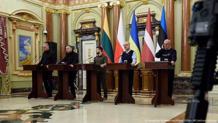 Ukraine | Gitanas Nauseda, Andrzej Duda, Wolodymyr Selenskyj, Egils Levits und Alar Karis