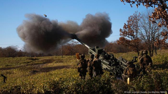 US-Soldaten beim Training mit 155-Millimeter-Haubitze in Japan (2021)