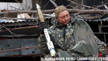 Ucrania reporta nuevos ataques rusos contra la acería de Azovstal