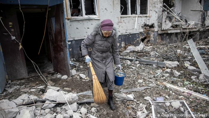 Zelenski agradece a los ucranianos sus 50 d&iacute;as de resistencia | Europa | DW  | 15.04.2022