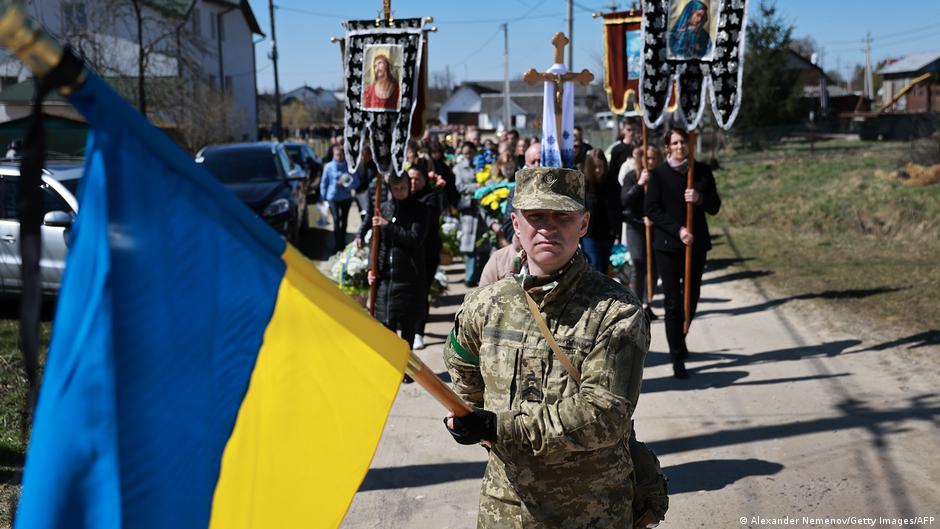 Ukraine Zeremonie für gefallenen Soldaten in Starychi