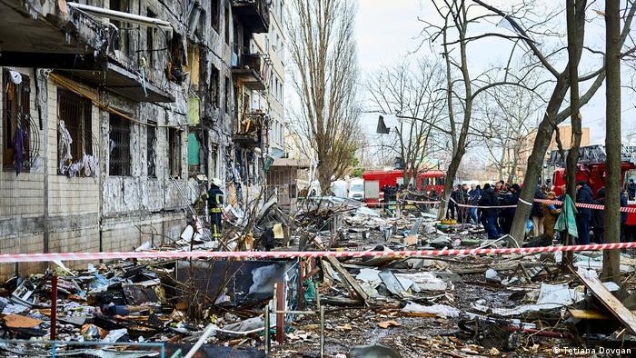Зруйнований будинок у спальному районі Києва, 14 березня
