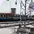 Залізничні об'єкти - одна з мішеней РФ. На фото - знищений в Маріуполі в квітні потяг.