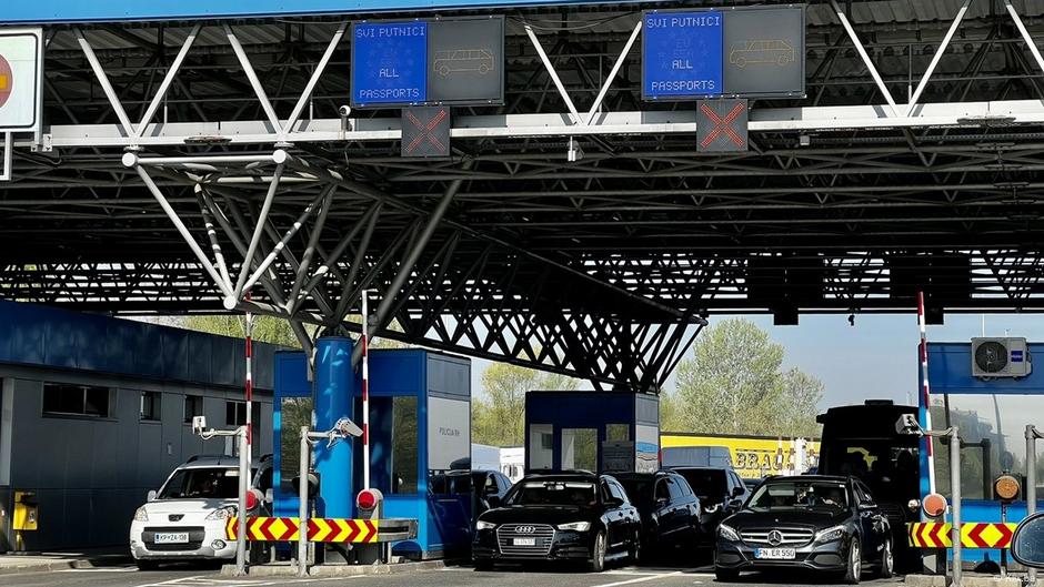 Granični prelaz između Bosne i Hercegovine i Hrvatske kod Slavonskog Broda.