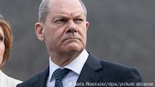 29/03/2022***
Bundeskanzler Olaf Scholz (SPD) und die rheinland-pfälzische Ministerpräsidentin Malu Dreyer bei ihrem Besuch in Ahrbrück. +++ dpa-Bildfunk +++