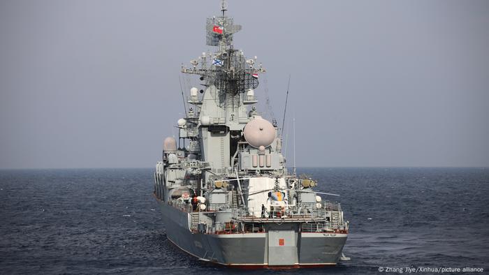 Der russische Raketenkreuzer Moskwa auf See