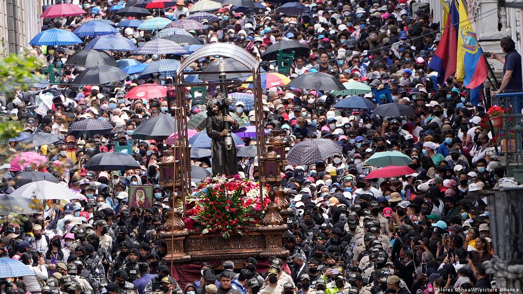 Latinoamérica revive sus multitudinarias procesiones la pandemia | Las noticias y análisis más importantes en América Latina DW | 16.04.2022