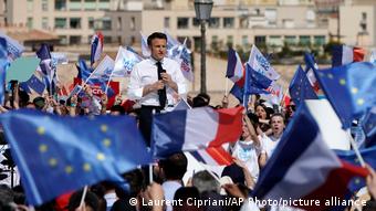 Macroni ne Marseje. Në balotazh, vota për Macronin merr si pesë vjet më parë rëndësi kyçe për stabilitetin e BE, shkruan Auron Dodi.