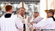 Papa pide al patriarca ortodoxo ruso defender la paz en Ucrania