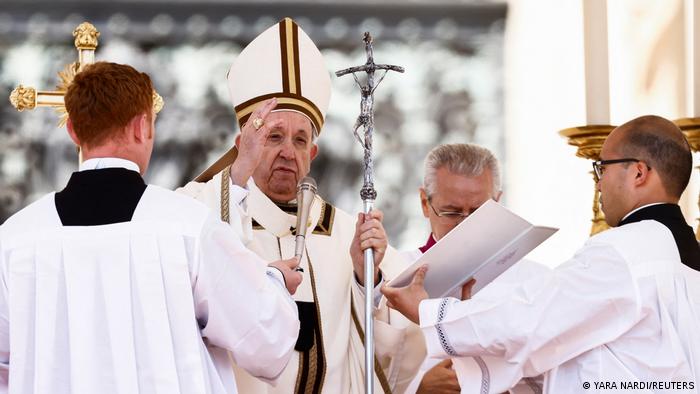El Papa Francisco, el argentino Jorge Bergoglio, durante la bendición Urbi et Orbi en el Vaticano. (17.04.2022).
