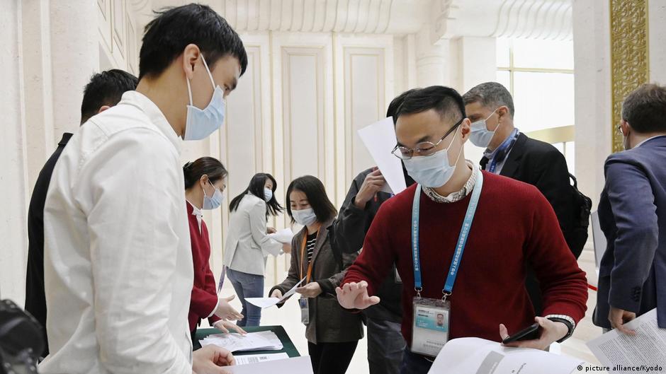 China: First quarter economic growth slightly tops forecast | News | DW - Vimarsana News
