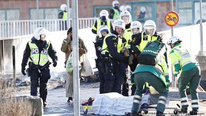 La policía detiene a manifestantes en Norrköping