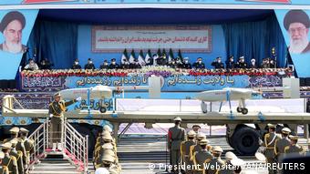 Iran Teheran Militärparade Präsident Ebrahim Raisi 