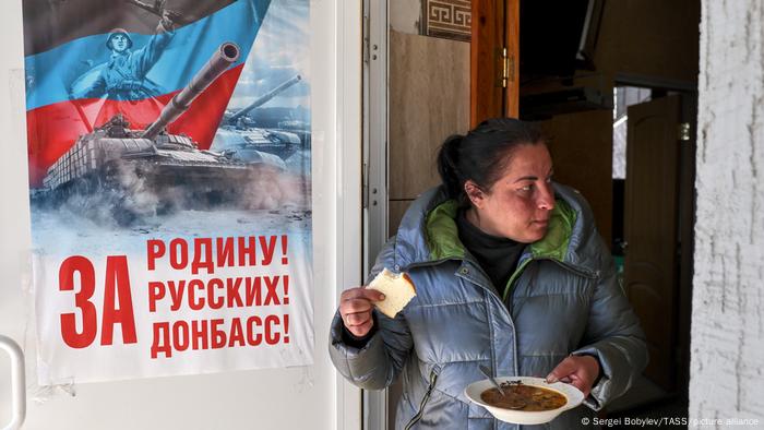 Проруската пропаганда е широко разпространена в Донецк и Луганск.