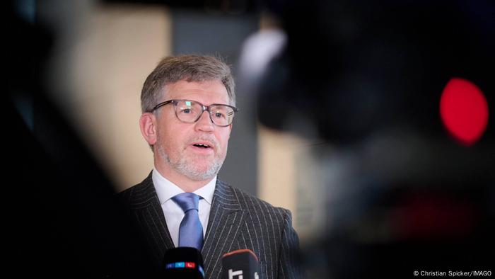 Andrij Melnyk gibt ein Interview Andrij Melnyk gibt ein Interview