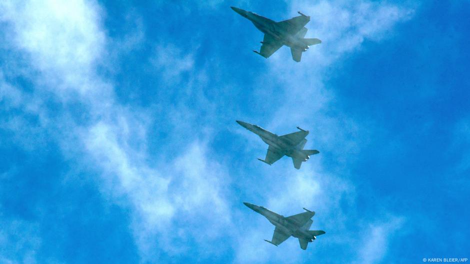 Estados Unidos Bombardea Posiciones del Ei en Somalia – DW – 01/02/2025 Estados Unidos Bombardea Posiciones del Ei en Somalia – DW – 01/02/2025