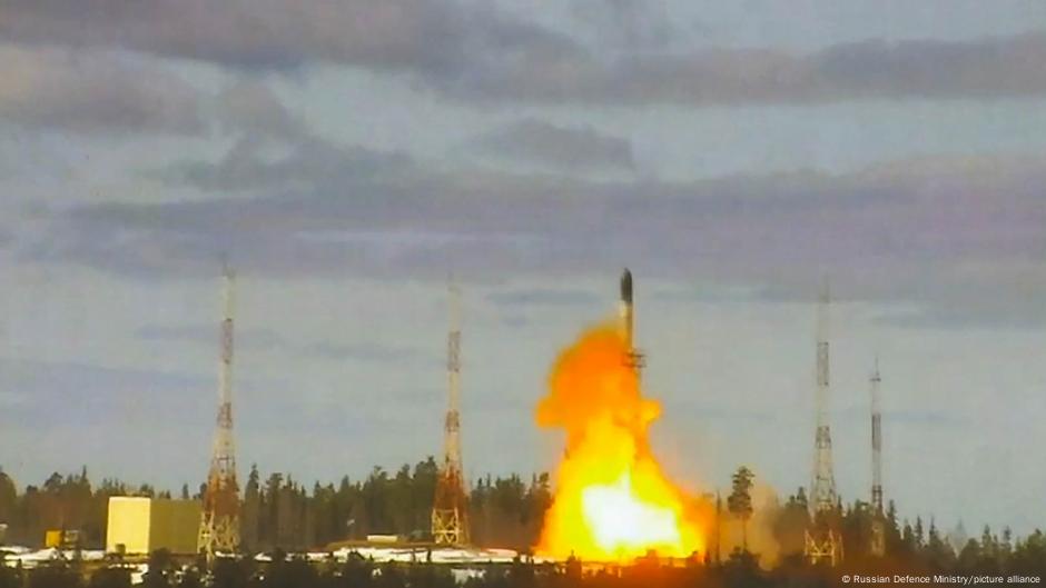 Russia successfully tests new intercontinental ballistic missile  World |  D.W.