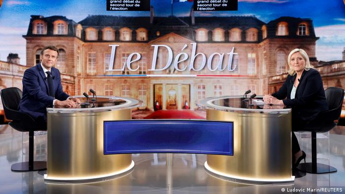 Emmanuel Macron y Marine Le Pen durante el debate presidencial en televisión. (20.04.2022).