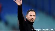 Soccer Football - DFB Cup - Semi Final - RB Leipzig v 1. FC Union Berlin - Red Bull Arena, Leipzig, Germany - April 20, 2022
RB Leipzig coach Domenico Tedesco acknowledges fans after the match REUTERS/Annegret Hilse DFB REGULATIONS PROHIBIT ANY USE OF PHOTOGRAPHS AS IMAGE SEQUENCES AND/OR QUASI-VIDEO.