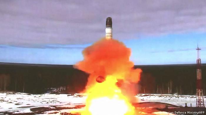 Ensayo de lanzamiento de un misil atómico intercontinental Sarmat el 20 de abril de 2022