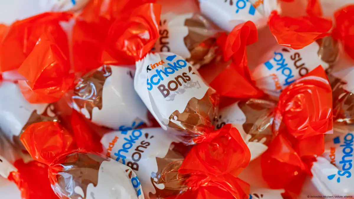 Kinder Schoko-Bons, da linha Kinder, da marca Ferrero, saíram de circulação às pressas em 2022 após risco de contaminação (Foto Reprodução/Internet)