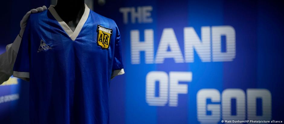 Camisa foi usada por Maradona na partida que foi provavelmente a mais famosa de sua carreira
