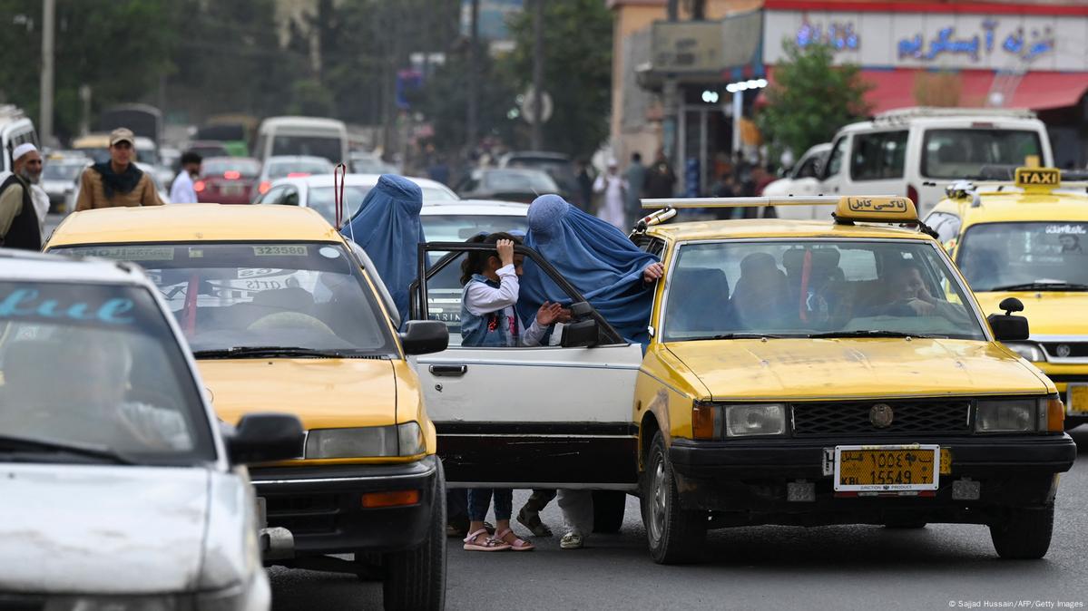 Afganistán: ¿no más taxis para mujeres sin burkas? – DW – 31/07/2023