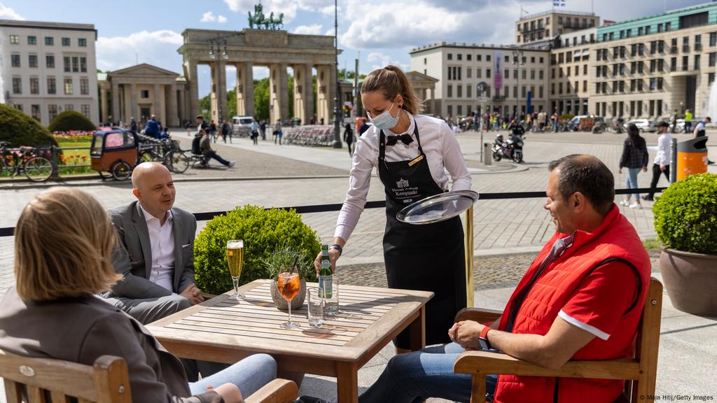 how-to-do-safe-travels-in-german-trekfuntrek