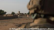 Mali: France says Russians buried bodies in smear effort