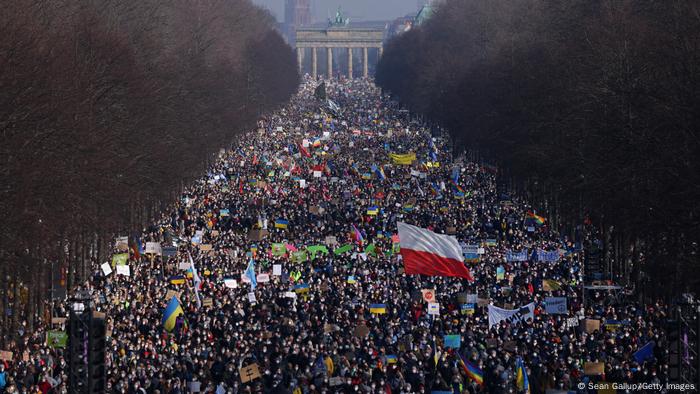Tens of thousands of people gather in Berlin to protest against the Ukraine war