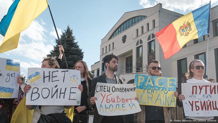 Акція на підтримку України біля посольства РФ у Молдові, 9 квітня