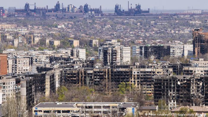Разрушенные жилые кварталы в Мариуполе
